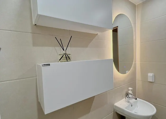 New Line 2 5 Minutes From Bongcheon Station 6 Minutes By Airport Bus 2 Up To 5 People Seoul
