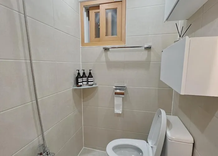 New Line 2 5 Minutes From Bongcheon Station 6 Minutes By Airport Bus 2 Up To 5 People * Seoul